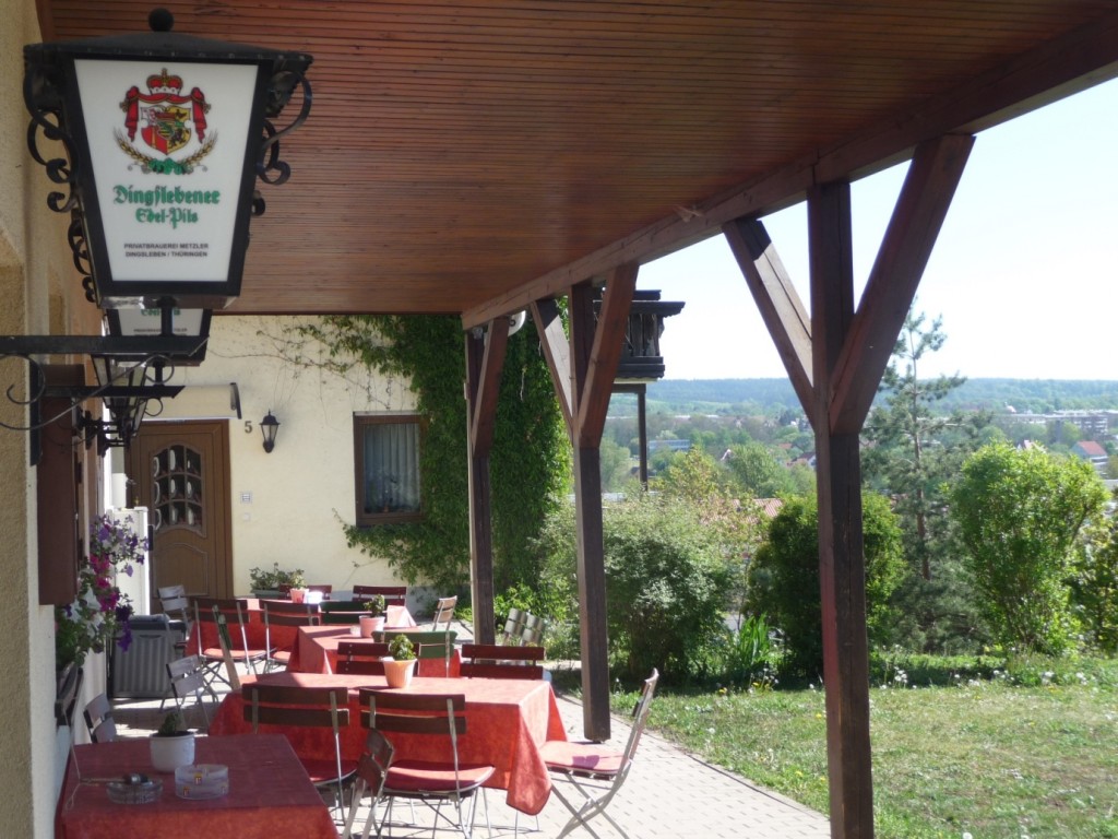 Terrasse und Biergarten mit schöner Aussicht auf Hildburghausen